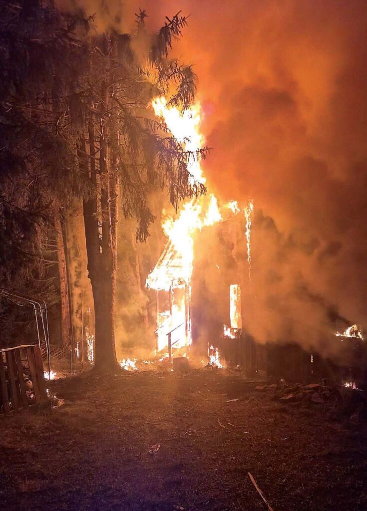 Manor house lost in dramatic fire