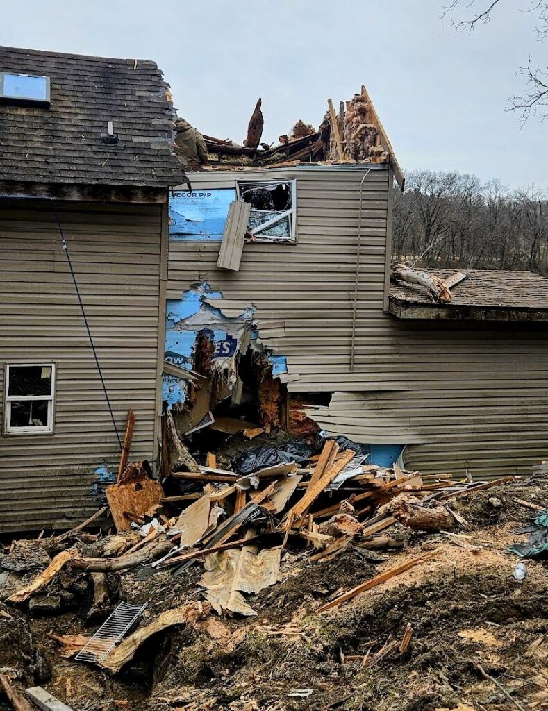Second-Homer Doesn't Take Down Dead Tree. It Wrecked the House Next Door